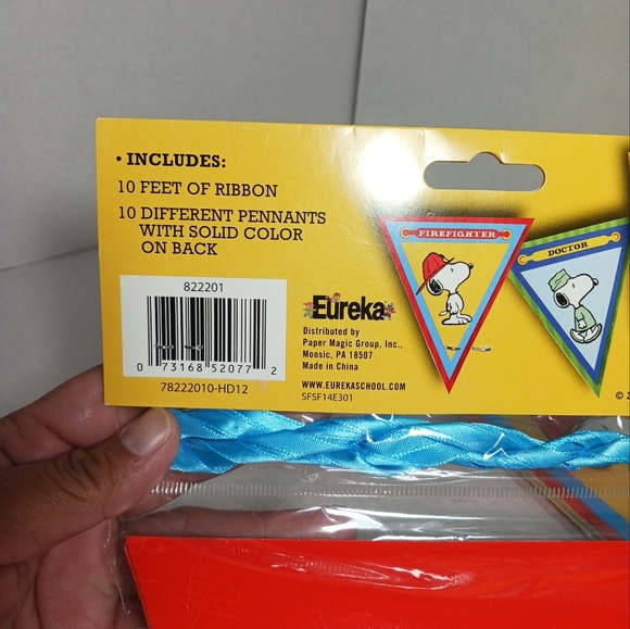 Peanuts Pennant Banner Double Sided Flags w Ribbons 10 Pack You Can Be Anything - Picture 2 of 7